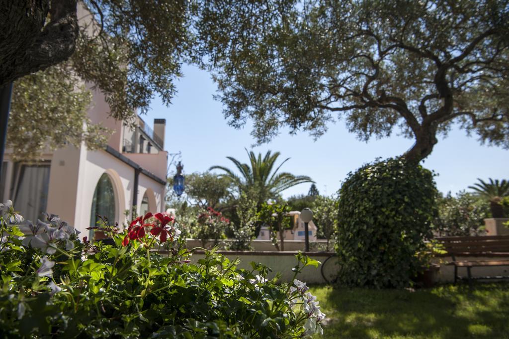 Hotel Baia Del Capitano Cefalu Exterior photo